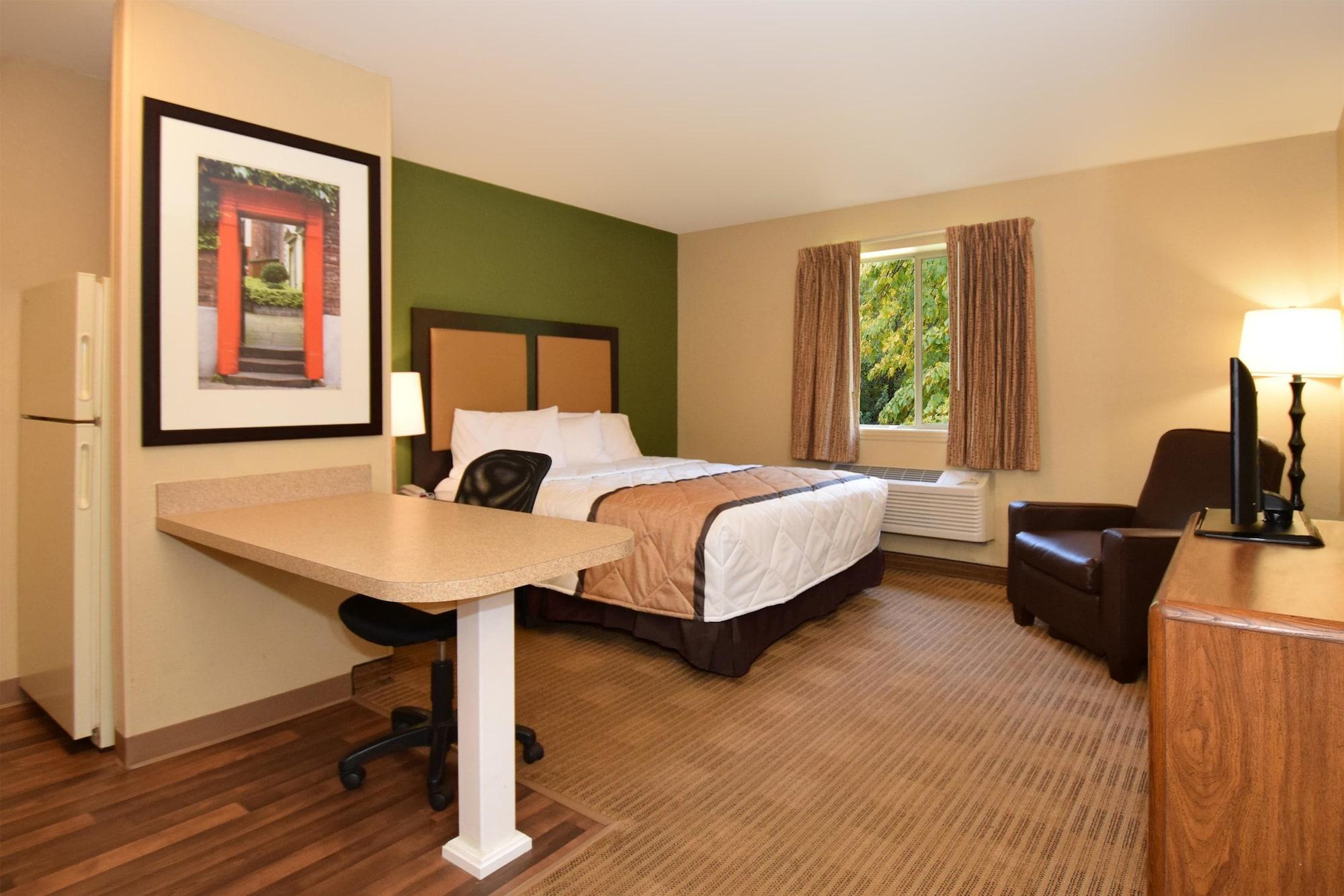 Hawthorn Extended Stay By Wyndham Bedford - Dallas Exterior photo
