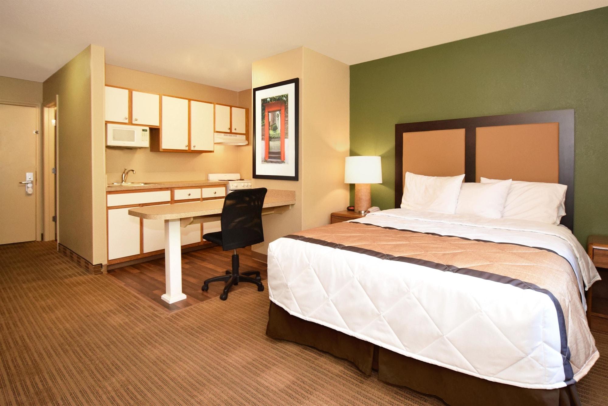 Hawthorn Extended Stay By Wyndham Bedford - Dallas Exterior photo
