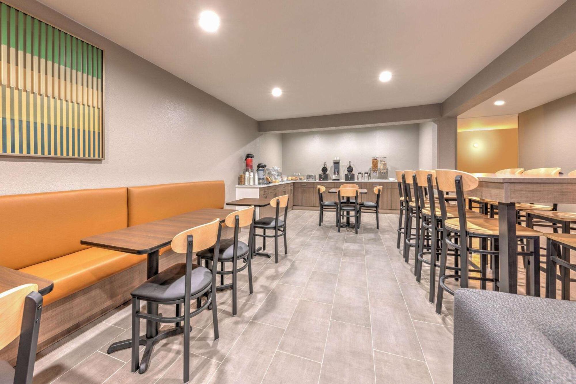 Hawthorn Extended Stay By Wyndham Bedford - Dallas Exterior photo