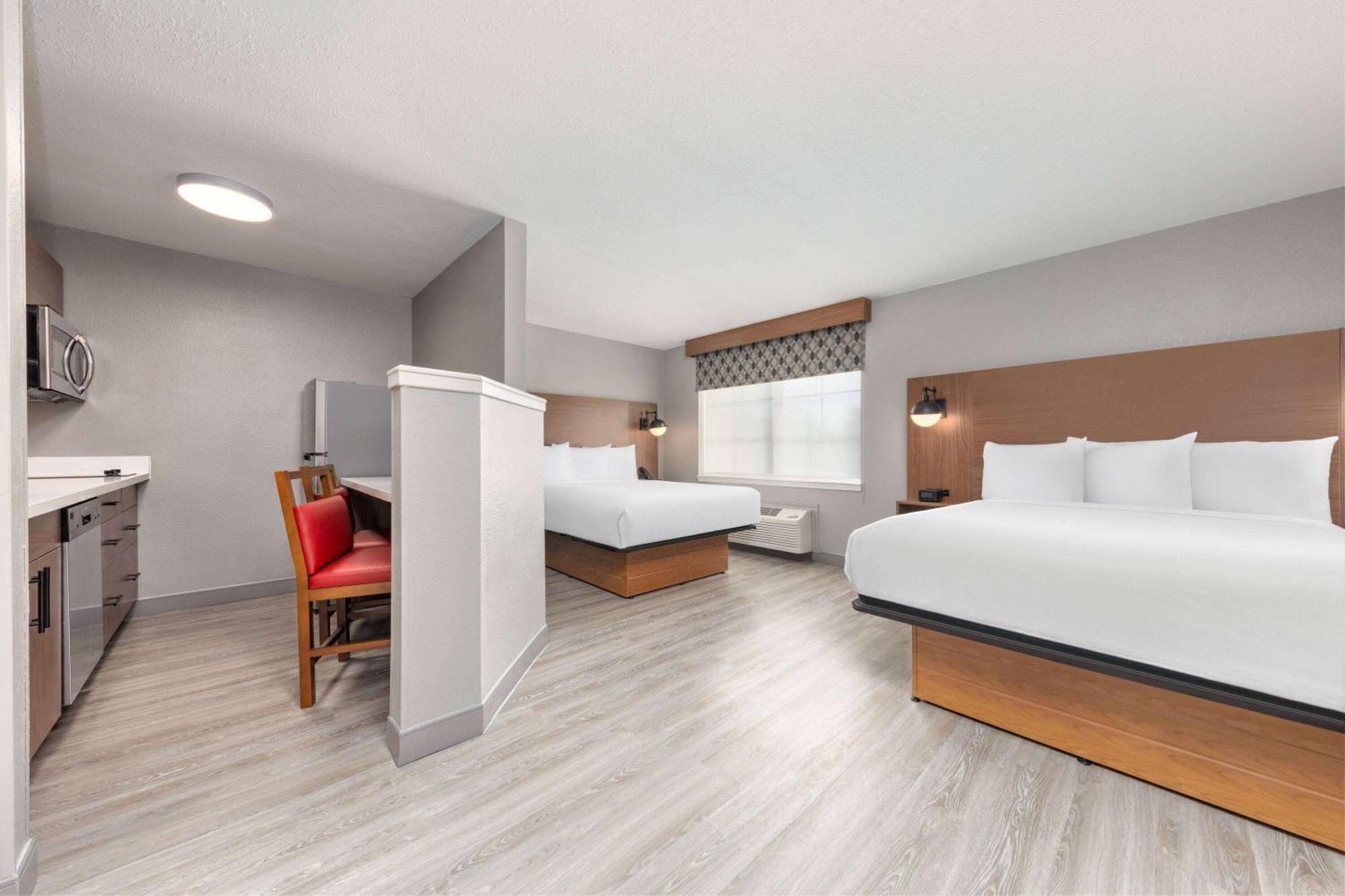 Hawthorn Extended Stay By Wyndham Bedford - Dallas Exterior photo
