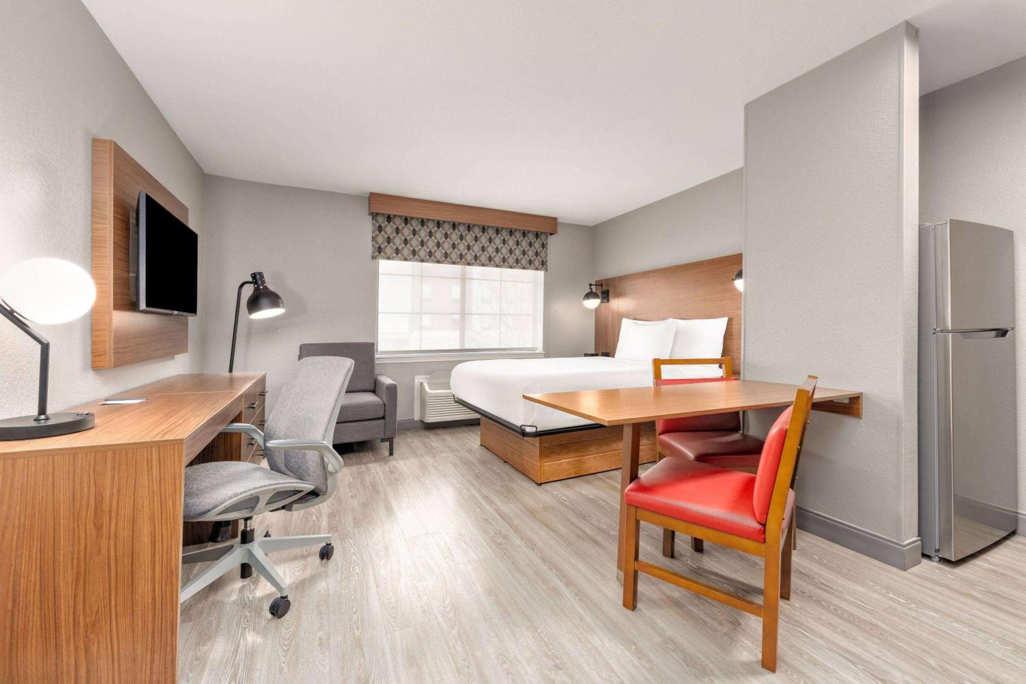 Hawthorn Extended Stay By Wyndham Bedford - Dallas Exterior photo