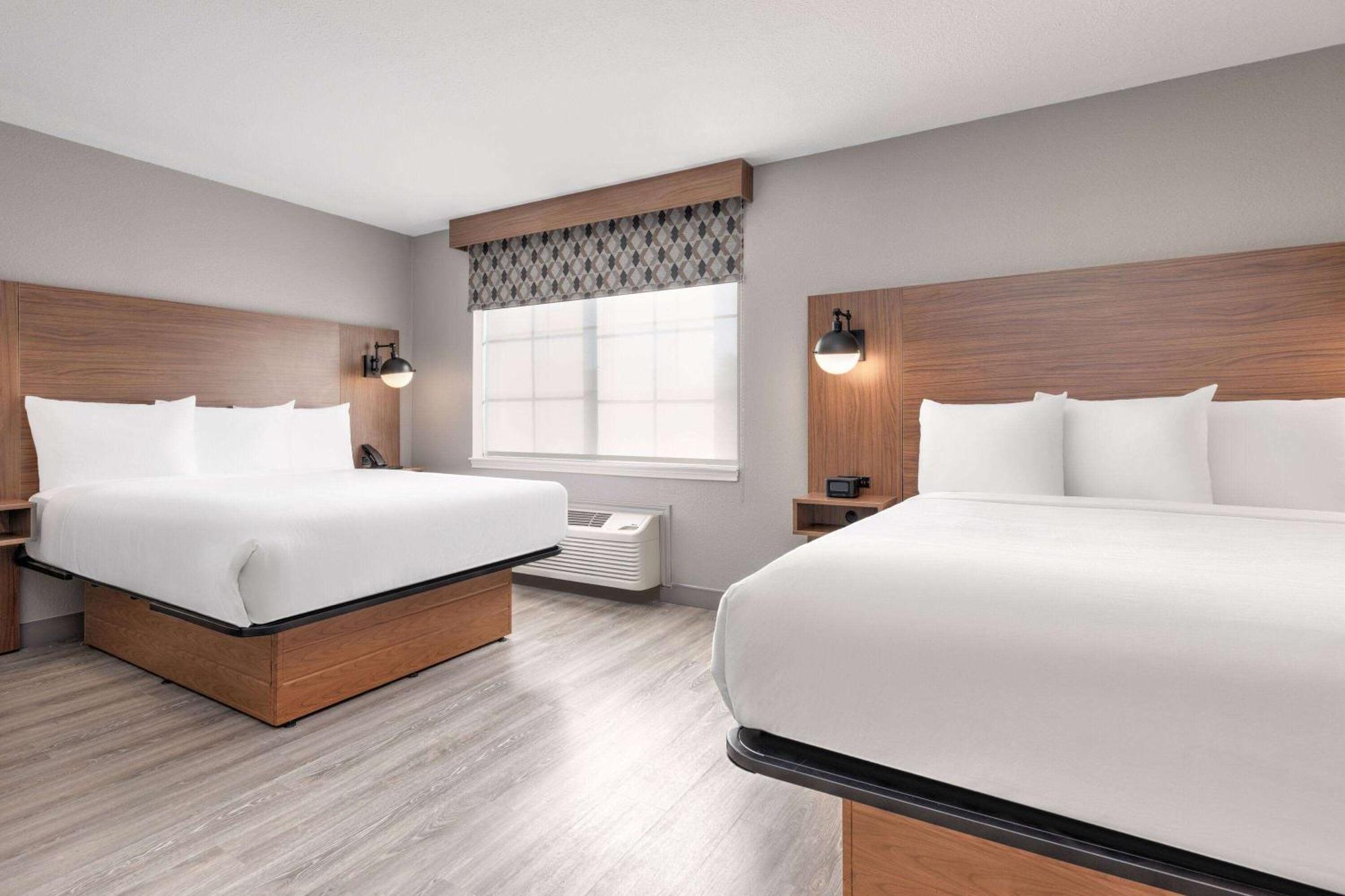 Hawthorn Extended Stay By Wyndham Bedford - Dallas Exterior photo
